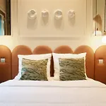 Saint Charles Room - Duke Housing